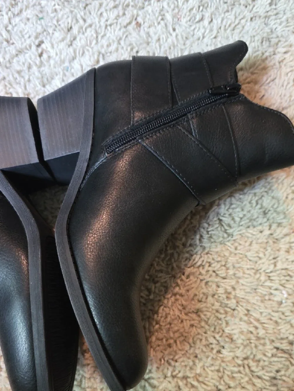 FRYE AND CO. Black Faux Leather Buckle Strap Ankle Booties Size 7.5